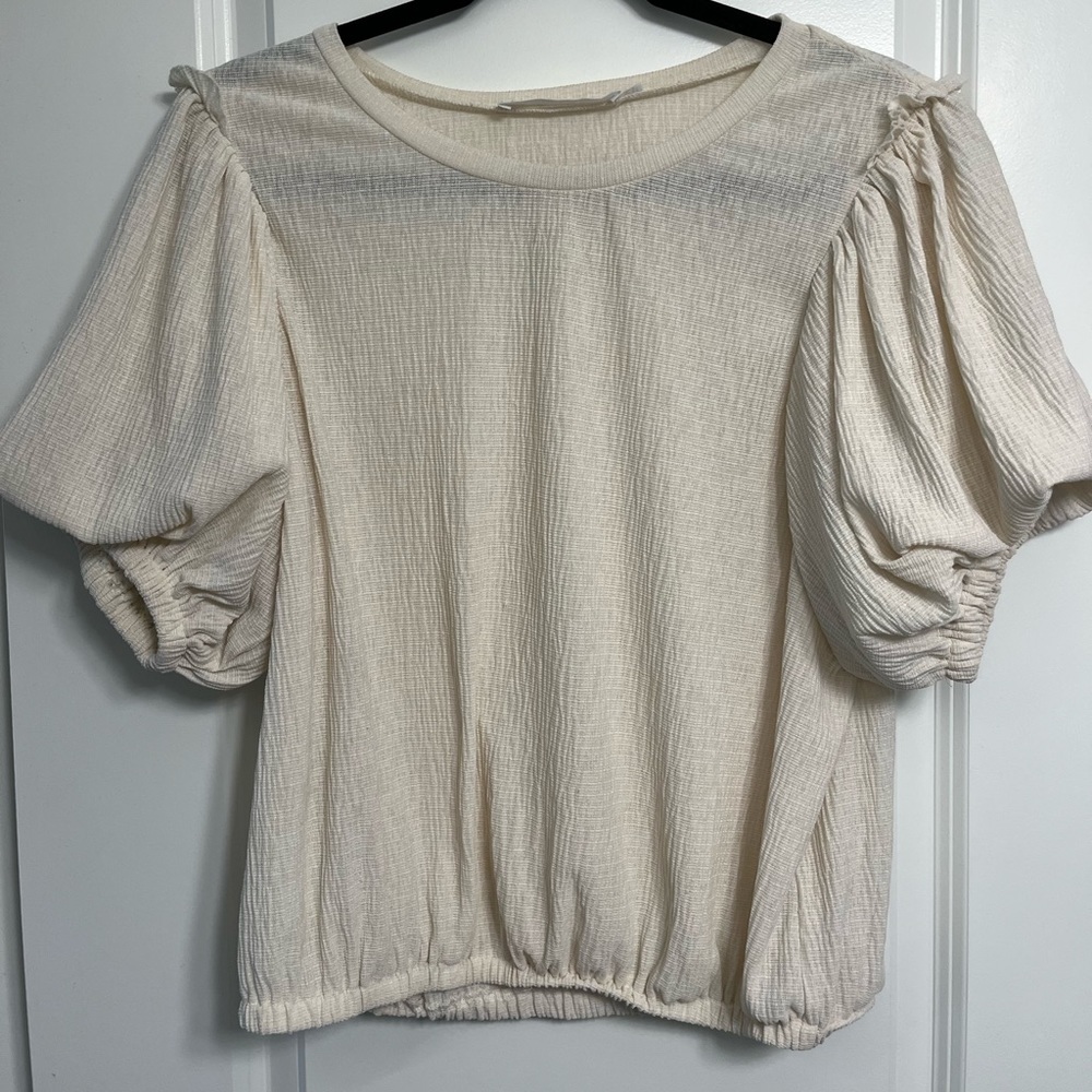 Astr puffy sleeve blouse